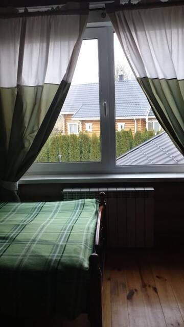 Фото номера Стандартный трехместный номер Гостевой дом Usadba Lastochkino Gnezdo г. Сухая Гора 2